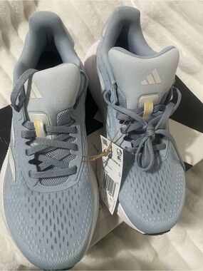 adidas Women's Pale Blue Lightweight Running Shoes